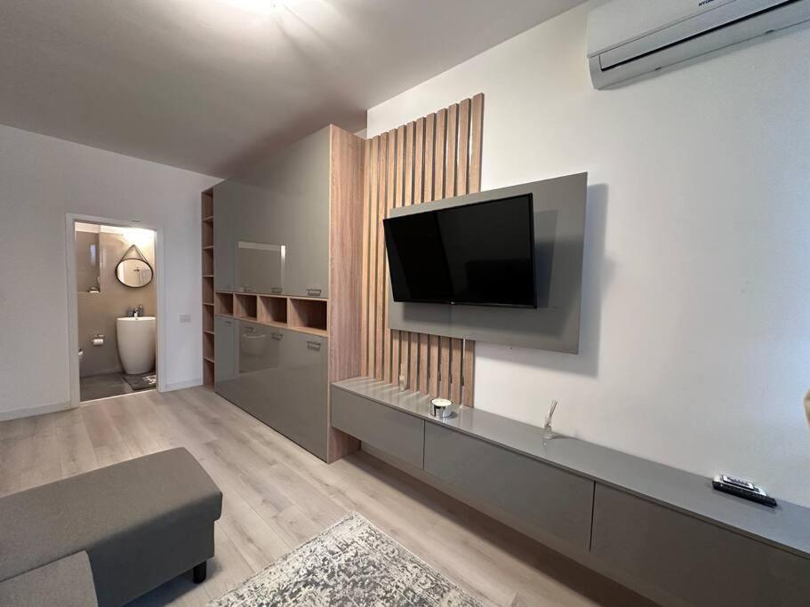 Cozy 1 Bedroom Apartment! Bucarest